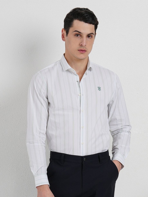 Red Tape Men Vertical Striped Spread Collar Formal Shirt