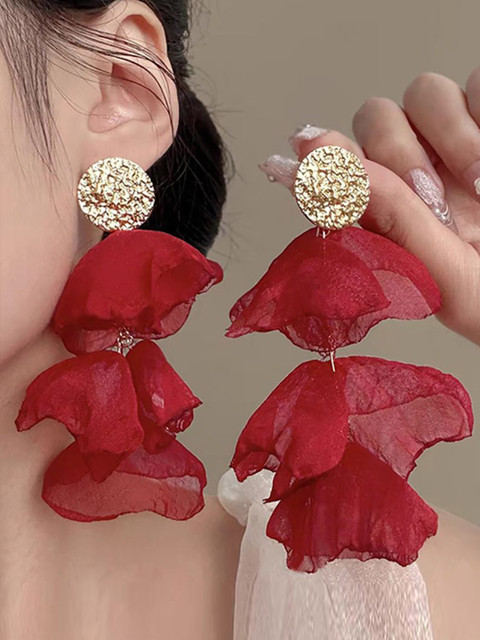 StyleCast x Revolte Leaf Shaped Drop Earrings