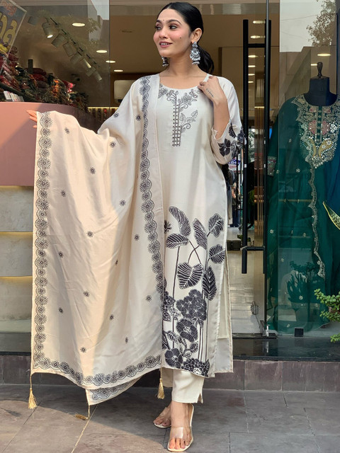 THE52 Women Floral Printed Regular Kurta Sets