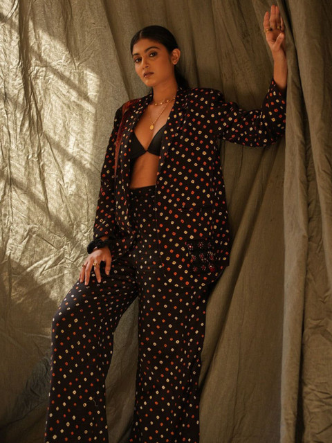 Swaroop by Swati Bhatia Printed Cotton Notched Lapel Front Open Blazers