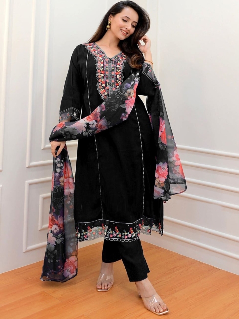 WAZIX Clothing Women Ethnic Motifs Embroidered Kurta Sets - Image 3
