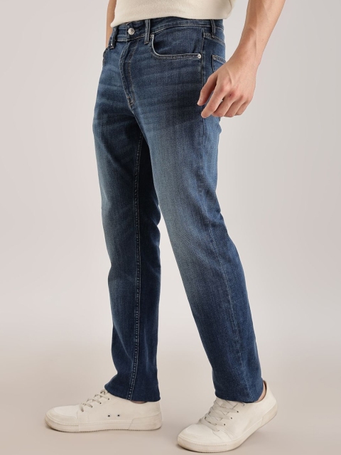 Calvin Klein Jeans Men Cotton Slim Fit Mid-Rise Light Fade Jeans - Image 3
