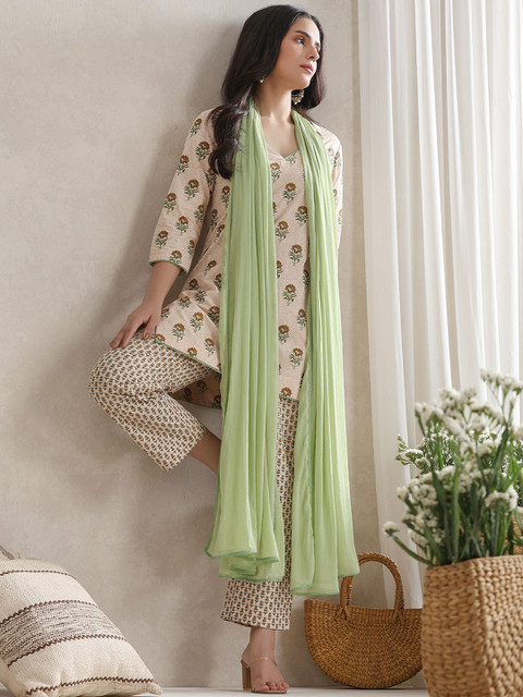Khushal K Floral Printed V-Neck Pure Cotton Kurta with Palazzos & With Dupatta - Image 5