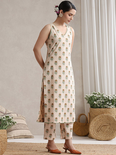 Khushal K Floral Printed V-Neck Pure Cotton Kurta With Palazzos And Dupatta - Image 3