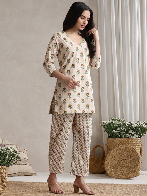 Khushal K Floral Printed V-Neck Pure Cotton Kurta with Palazzos & With Dupatta - Image 3