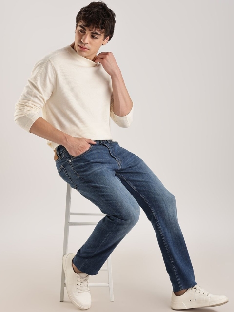 Calvin Klein Jeans Men Cotton Slim Fit Mid-Rise Light Fade Jeans - Image 6