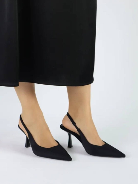 GLO GLAMP Sleek Elegance Pumps