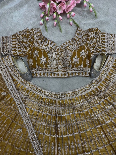 MISS CLOTHING Embroidered Sequinned Ready to Wear Lehenga & Unstitched Blouse With Dupatta - Image 6