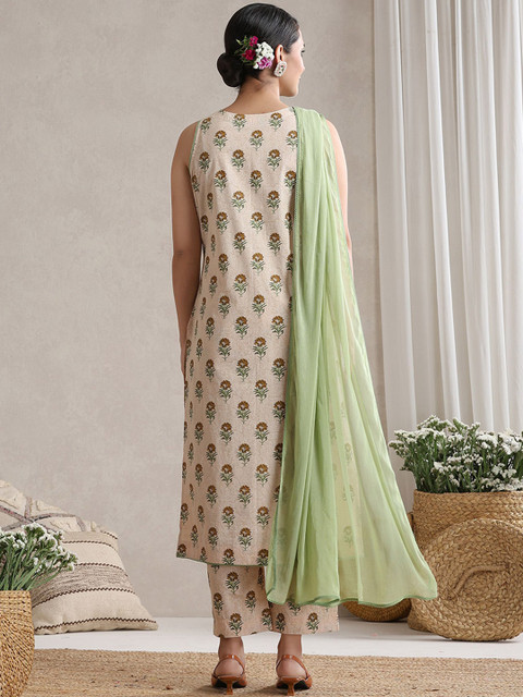 Khushal K Floral Printed V-Neck Pure Cotton Kurta With Palazzos And Dupatta - Image 4