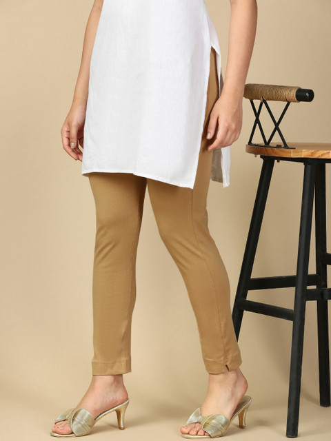 PYNK Women Mid-Rise Ankle-Length Leggings with Pocket