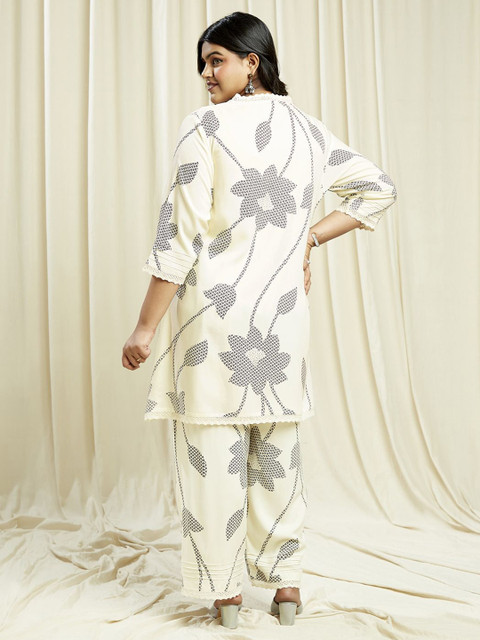 Globus Gloplus V-Neck Floral Print Lace Detail Tunic With Trousers Plus Size Co-Ord Set - Image 5