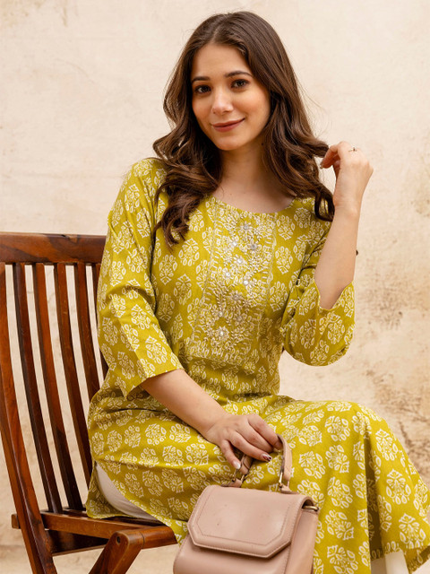 SURHI Floral Printed Thread Work Round Neck Straight Pure Cotton Kurta