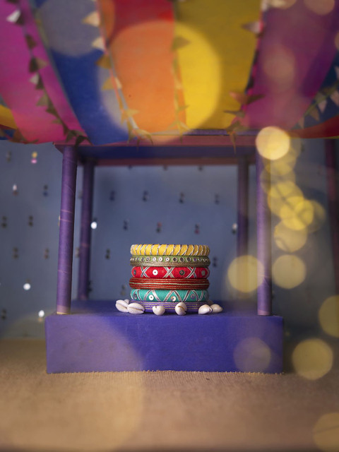 Taasha Craft Set Of 6 Stone-Studded & Beaded Bangles