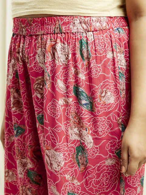 Globus Gloplus V-Neck Floral Print Tunic With Wide Leg Trousers Plus Size Co-Ord Set - Image 6