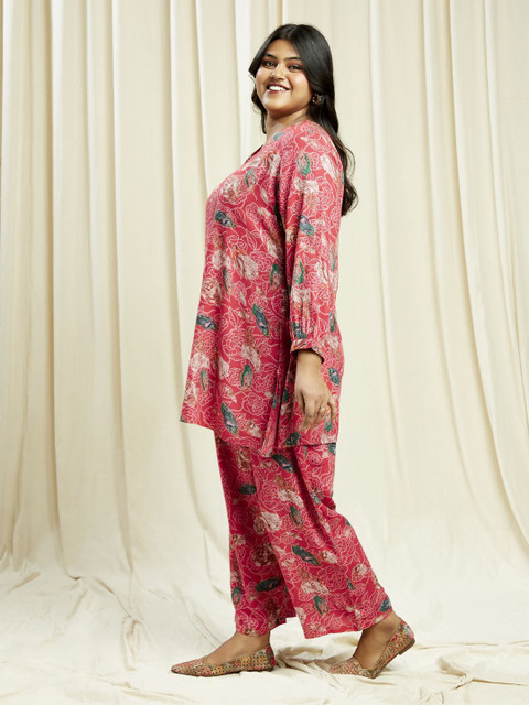 Globus Gloplus V-Neck Floral Print Tunic With Wide Leg Trousers Plus Size Co-Ord Set - Image 3