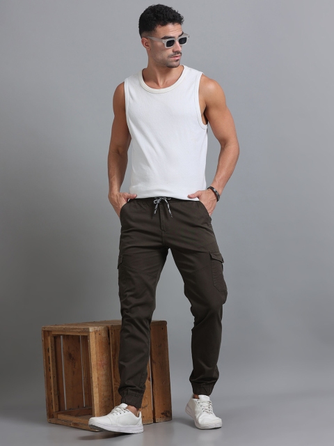 U.S. PITCHERS Men Relaxed Straight Leg Slim Fit Low-Rise Cargos Trousers - Image 5