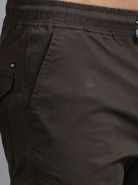U.S. PITCHERS Men Relaxed Straight Leg Slim Fit Low-Rise Cargos Trousers - Image 6