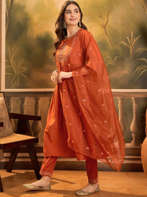 Sangria Floral Yoke Design V-Neck Sequinned Chinon A-Line Kurta With Trousers & Dupatta - Image 5