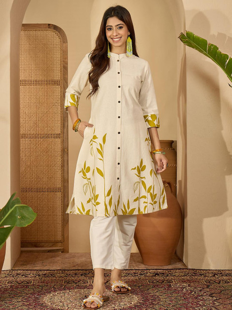 Sangria Women Off White Tribal Printed Thread Work Floral Kurta