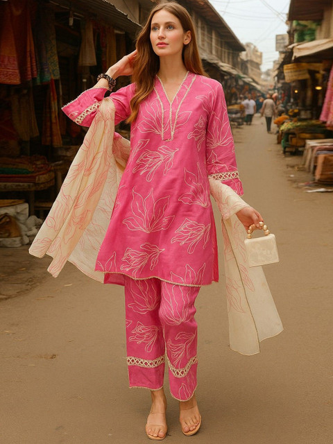 Lookmark Women Floral Printed Kurta with Trousers & Dupatta