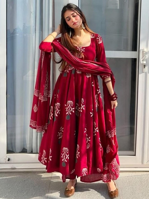 Aaghnya Women Printed Regular Kurta with Palazzos & Dupatta