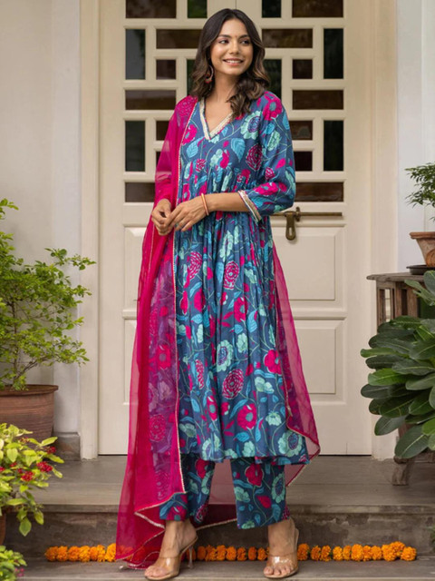 SZN Women Blue Cotton Blend Kurta Sets