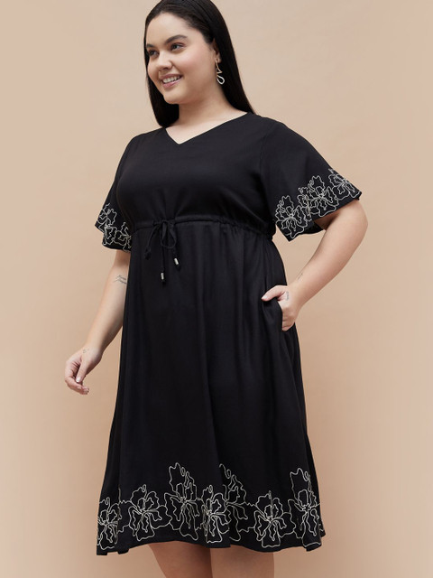 Women Plus Size Embroidered V-Neck Empire Dress