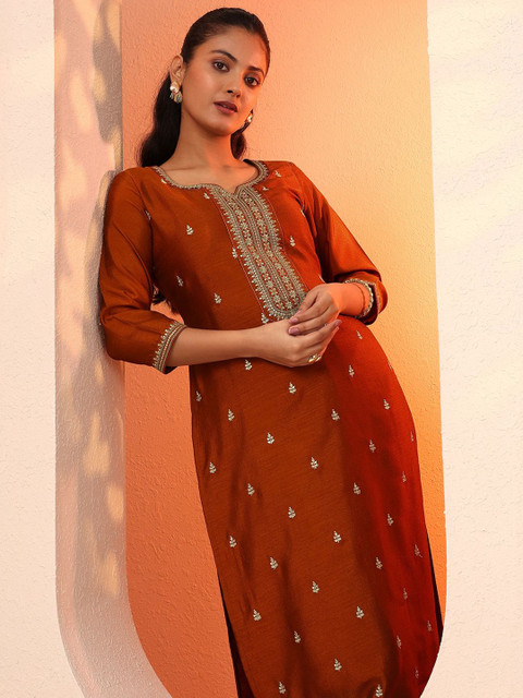 Libas Ethnic Motifs Embroidered Sweetheart Neck Straight Kurta