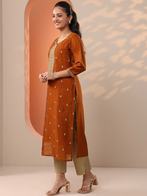 Libas Ethnic Motifs Embroidered Sweetheart Neck Straight Kurta - Image 4