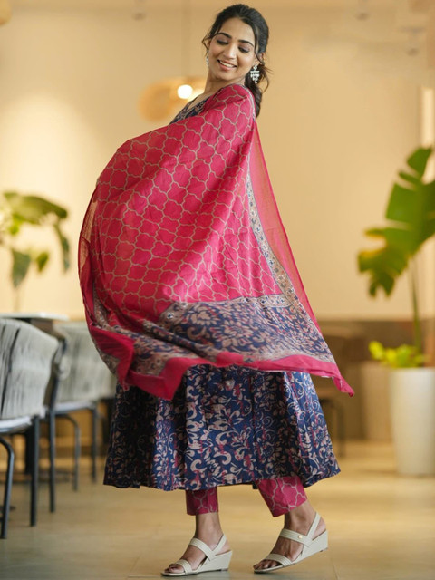 YUSRA Women Floral Printed A-Line Kurta with Trouser & Dupatta - Image 4