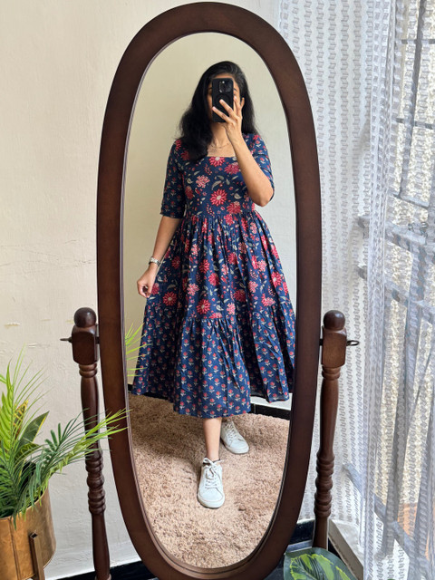 AURIPRX FASHION Women Blue Viscose Rayon Kurtas