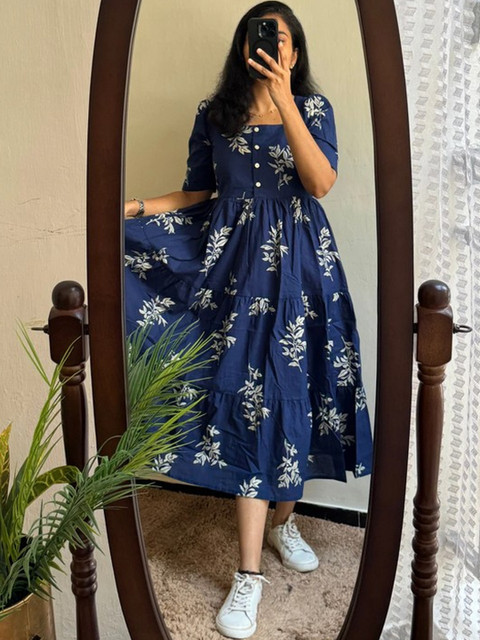 AURIPRX FASHION Women Blue Viscose Rayon Kurtas