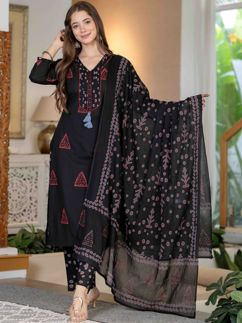 JAIPUR SARAI Women Pure Cotton Embroidered Kurta Sets With Dupatta