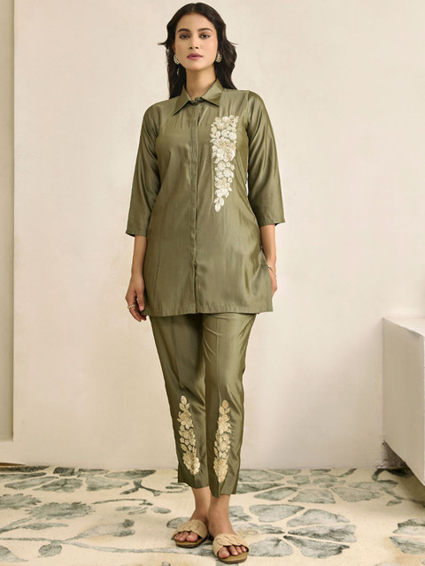 WOMEN PLUS Moh Collection Plus Size Embroidered Shirt Collar Tunic With Trousers Co-Ords