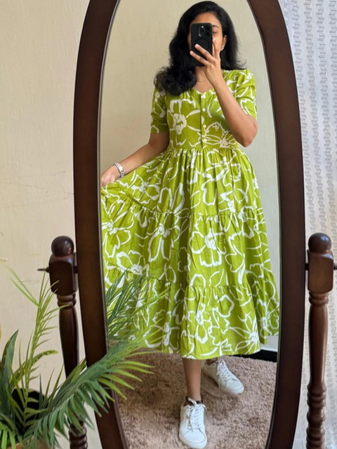 AURIPRX FASHION Women Green Viscose Rayon Floral Printed Anarkali Kurta