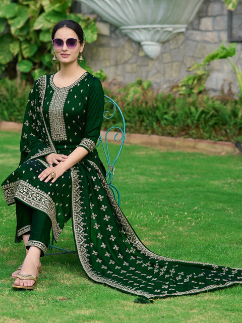 Embroidered kurta with pant & Embroidered Dupatta - Image 6
