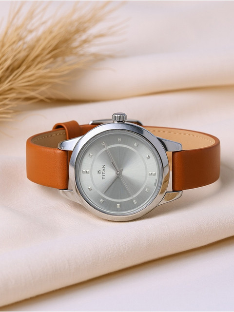 Titan Workwear Quartz Analog With Silver Dial Watch For Women - Np2481sl06