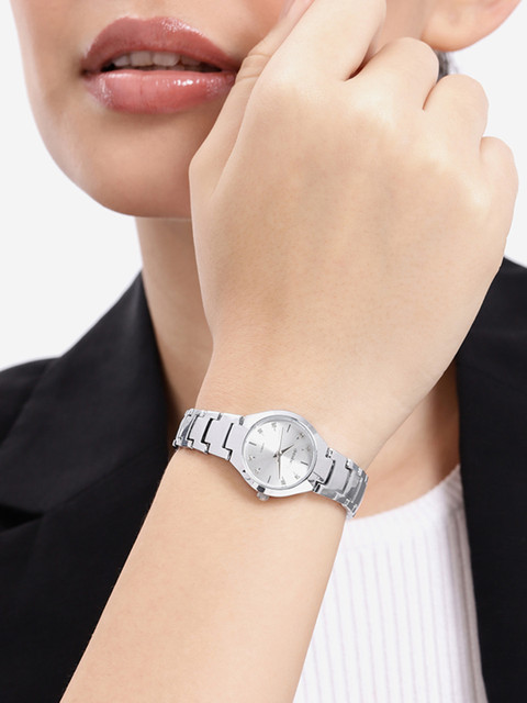 DressBerry Women Embellished Dial & Bracelet Style Straps Analogue Watch UT-A8638-WHT-DB