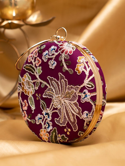 ARTKLIM Embroidered Box Clutch - Image 3