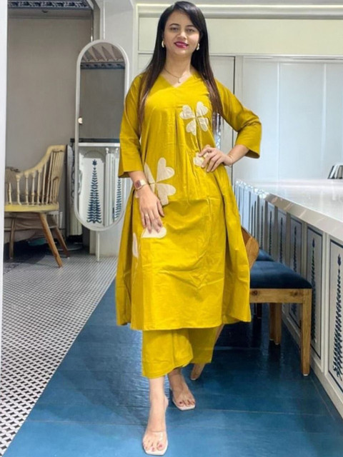 MILAAV Floral Printed V-Neck Pure Cotton Kurta With Trousers