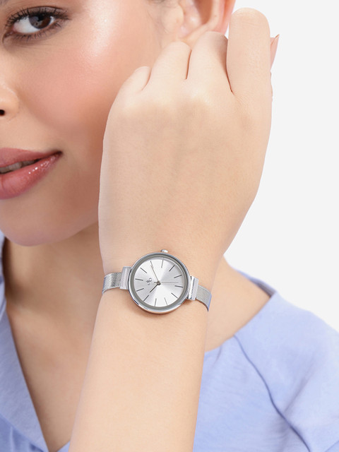 DressBerry Women Stainless Steel Dial & Bracelet Straps Analogue Watch UT-A8629-SLR-DB