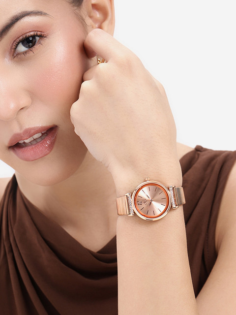 DressBerry Women Bracelet Style Straps Analogue Watch UT-A8647-RG-DB