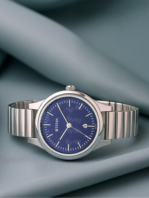 Titan Karishma Quartz Analog With Blue Dial Watch For Women - Nt2679sm01
