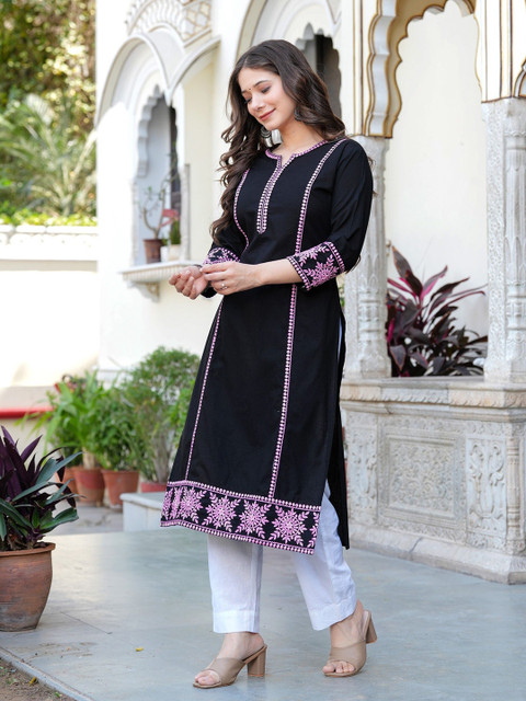 BKApparels Women Embroidered Sequinned Kurta - Image 4