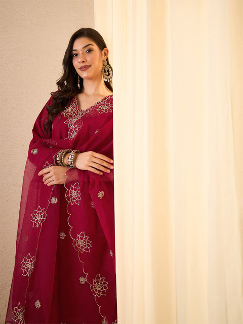 Royal Export Women Floral Embroidered Regular Thread Work Kurta with Trousers & Dupatta