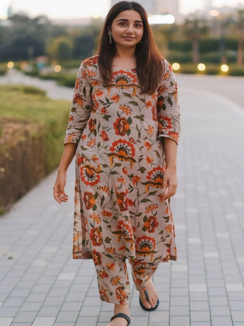 Moda Rapido Women Floral Printed Regular Kurta with Trousers