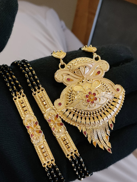 V.K.PAYAL.JEWELLERY Gold-Plated Artificial Stones Studded & Beaded Mangalsutra