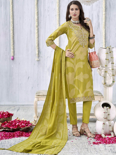 Moda Rapido Women Embroidered Cotton Blend Kurta Sets With Dupatta