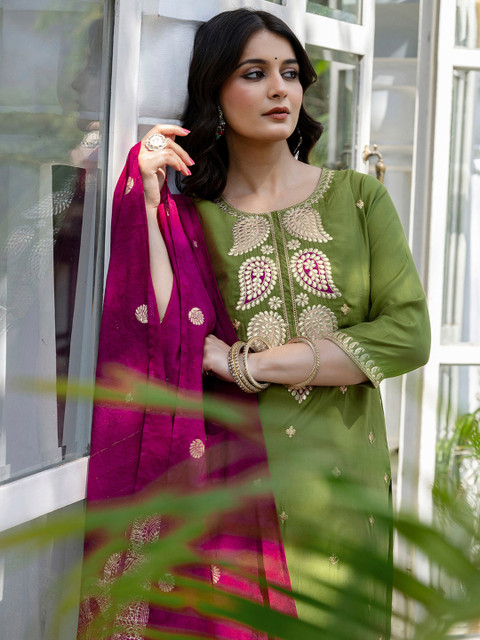 SANISA Paisley Embroidered Thread Work Straight Kurta With Trouser And Dupatta
