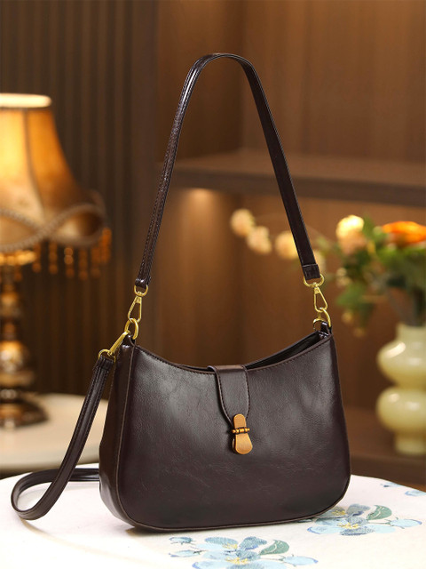 Diva Dale Women Solid Structured Tasselled Sling Bag